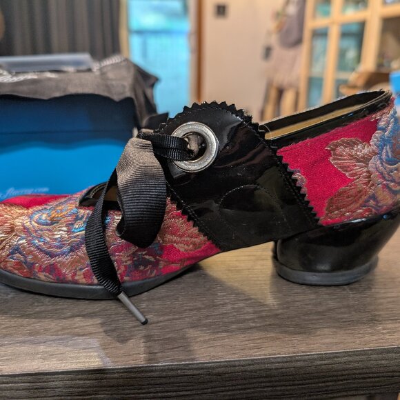 John Fluevog Red Bracquard Adele Limited Edition. Women's size 7. - Picture 10 of 12